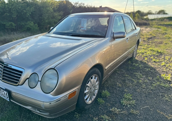 Mercedes-Benz Klasa E cena 19900 przebieg: 71000, rok produkcji 2001 z Konin małe 301